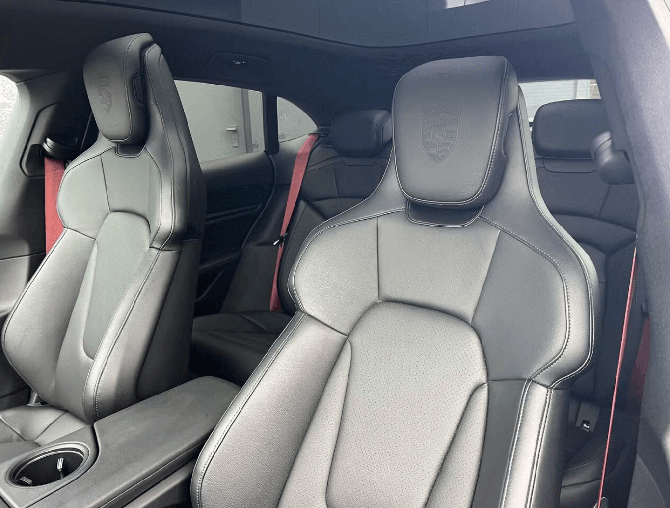 Porsche Taycan 4 Cross Turismo 2022 Rouge Carmin — vue 4